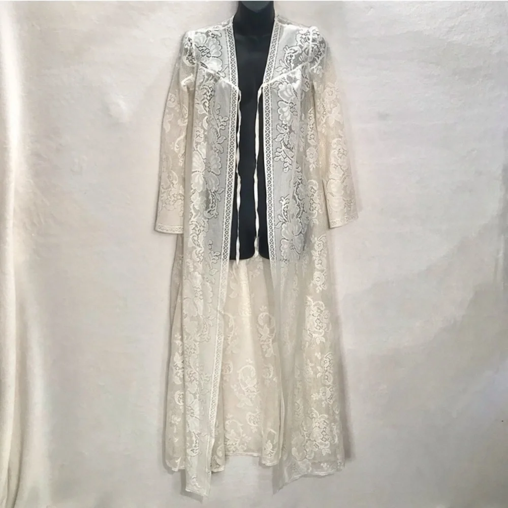 ⭐️ Vintage 1950’s Vassarette Lace Paisley & Floral Nightgown and Overcoat Set - Picture 9 of 12